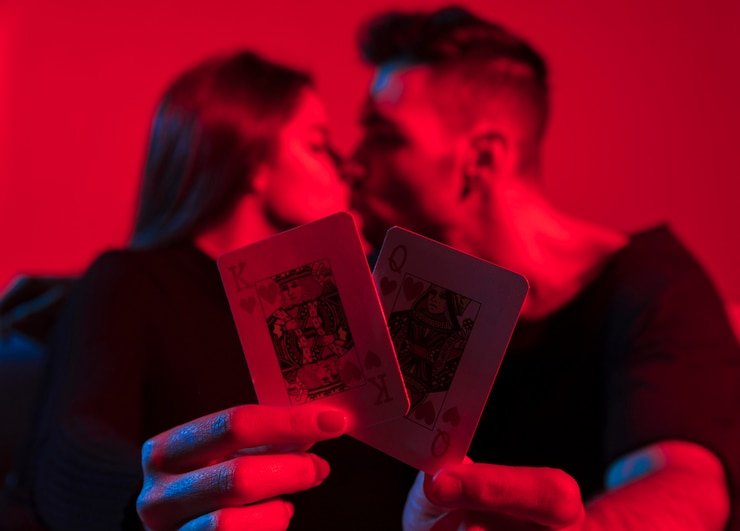 Pengguna luckyvip menikmati promo secara aman dan nyaman di perangkat urban modern
